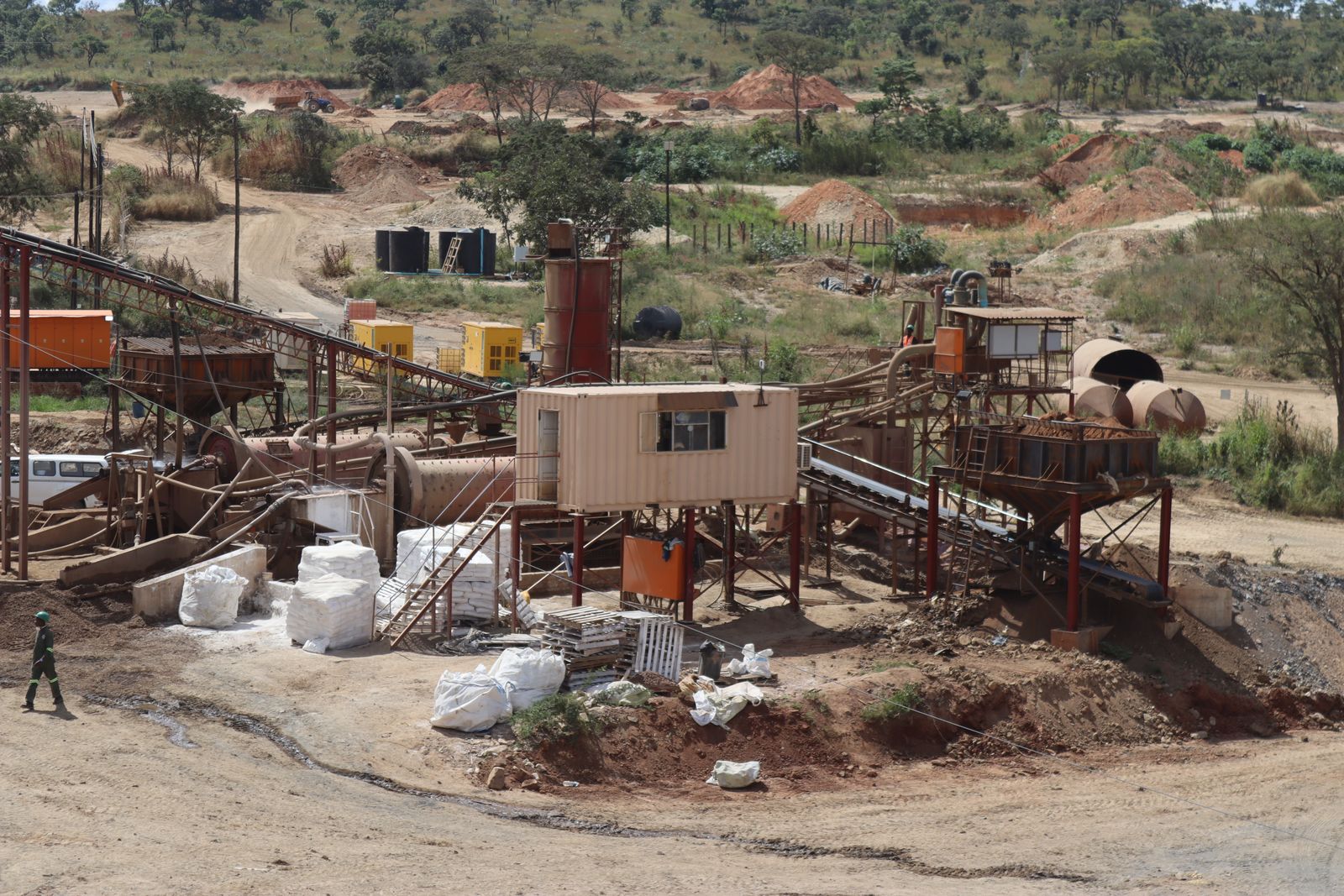 Amatola processing plant with mills, conveyors and control room